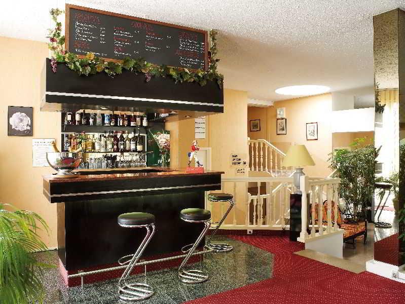 Inter-Hotel La Closerie Beaune Екстер'єр фото