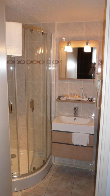 Inter-Hotel La Closerie Beaune Номер фото