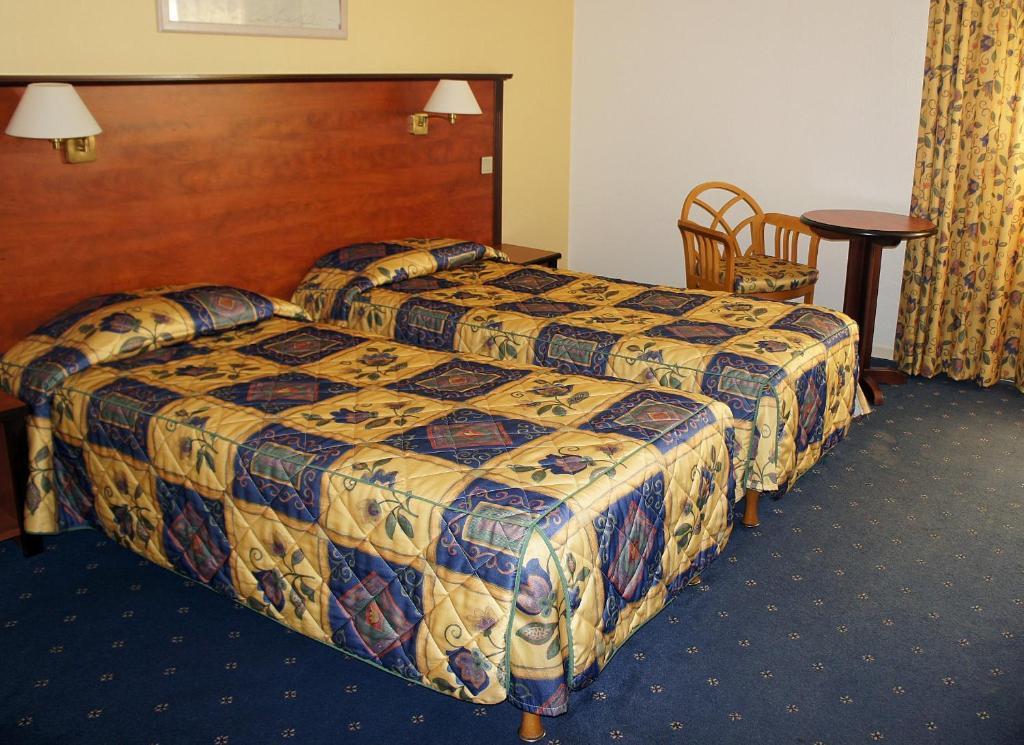 Inter-Hotel La Closerie Beaune Номер фото