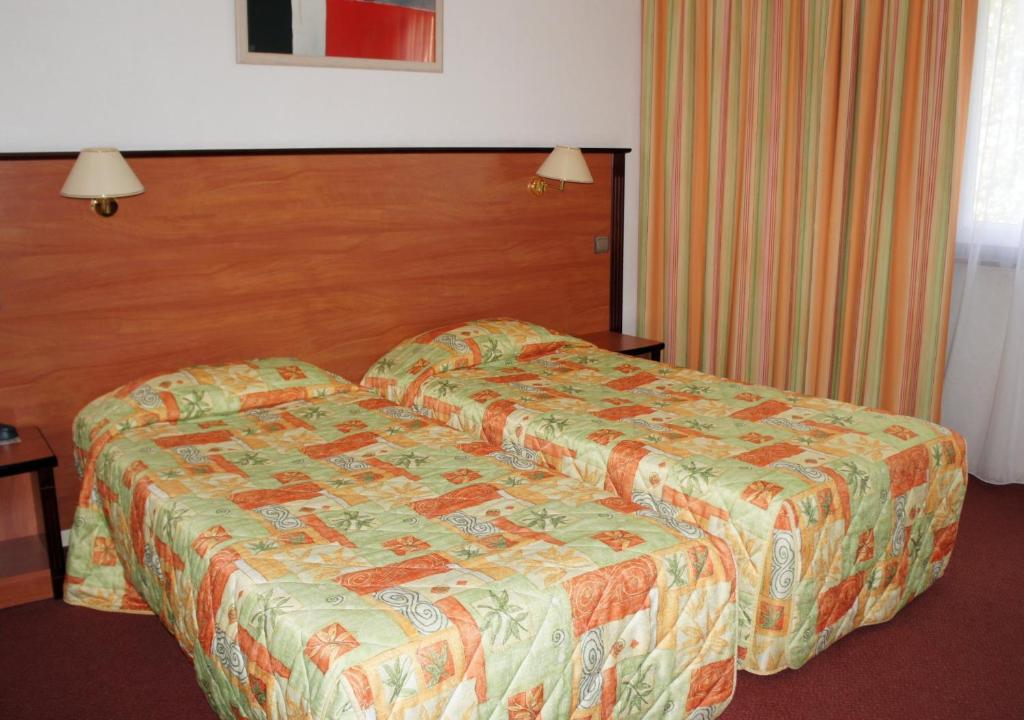 Inter-Hotel La Closerie Beaune Номер фото